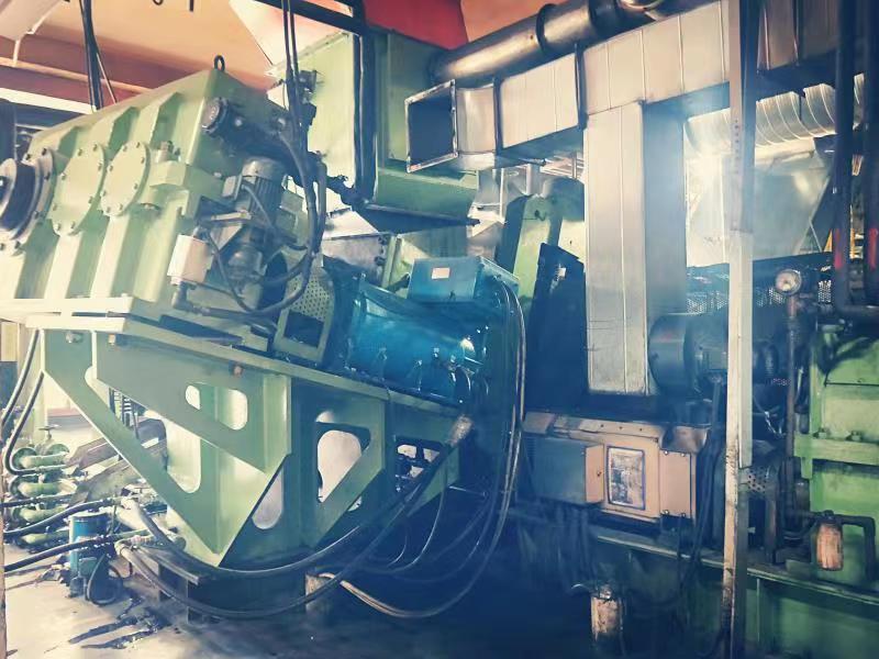 Estrusore bivite di Tire Factory