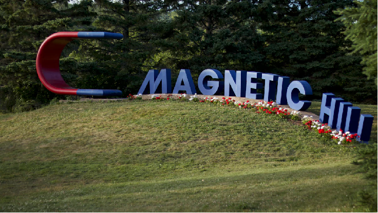 I magneti permanenti presentano caratteristiche uniche che li distinguono da altri tipi di magneti.